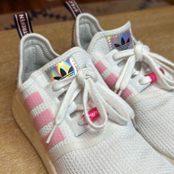 Adidas NMD R1 - Picture 2 of 11